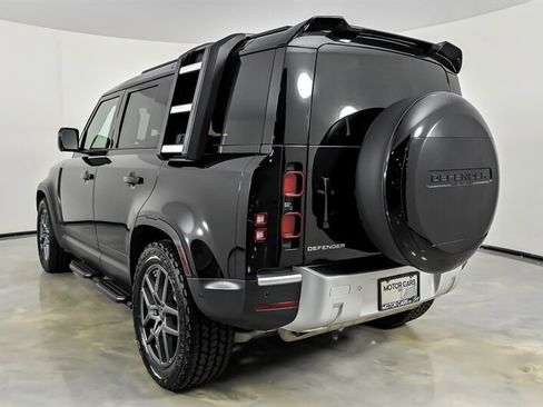 Used 2025 Land Rover Defender 110 S AWD/4WD image 8