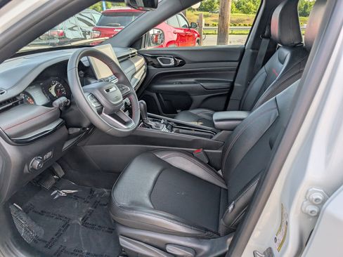 Used 2025 Jeep Compass Trailhawk AWD/4WD image 14