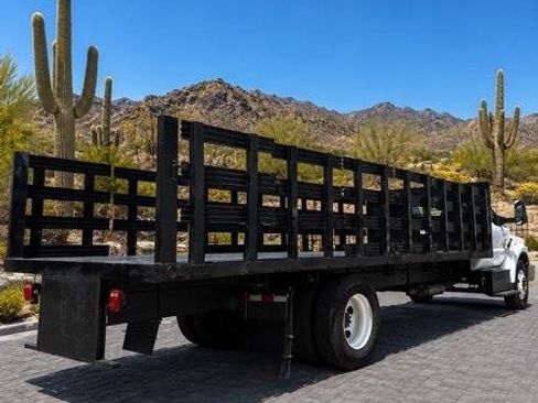 Used 2022 Ford F650 2WD Regular Cab Super Duty image 3