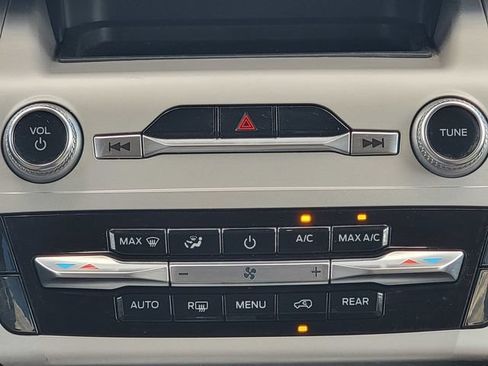 Certified 2023 Ford Explorer XLT AWD/4WD image 29
