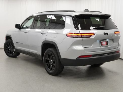 Certified 2024 Jeep Grand Cherokee L Altitude AWD/4WD image 13