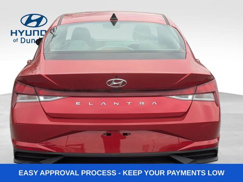 Used 2021 Hyundai Elantra SE image 5