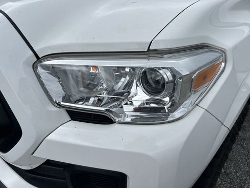 Used 2022 Toyota Tacoma SR w/ SR Convenience Package RWD image 22
