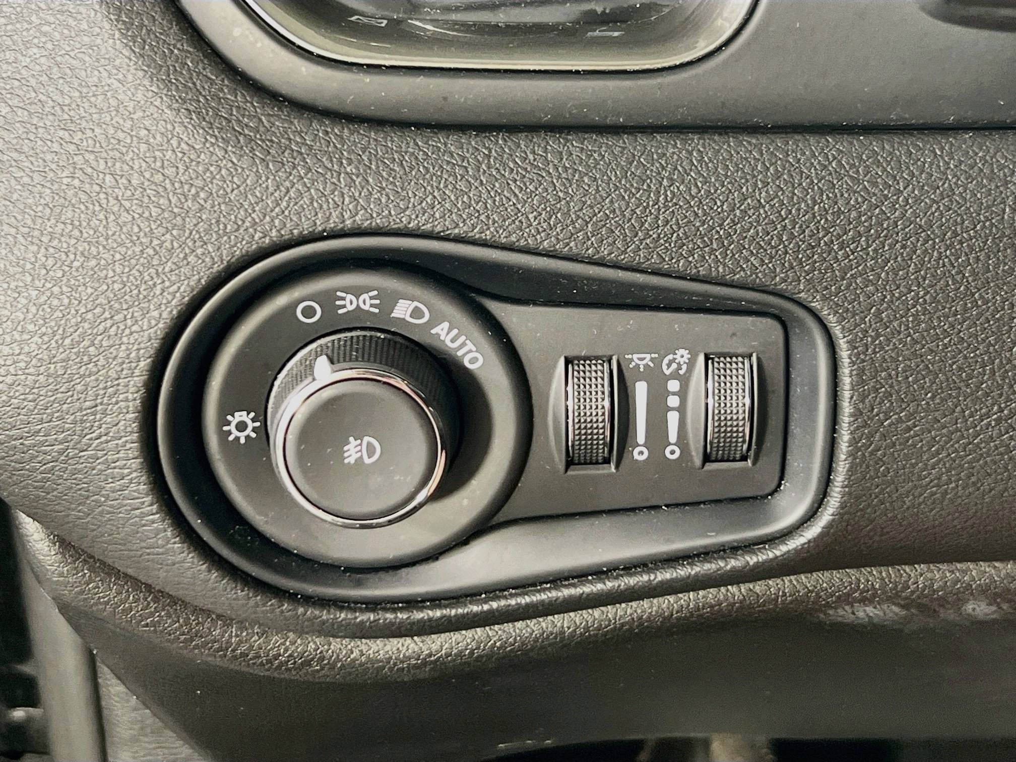Used 2022 Jeep Renegade Latitude w/ Convenience Group AWD/4WD image 10
