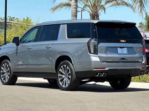 New 2026 Chevrolet Suburban High Country AWD/4WD image 6
