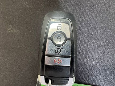 Used 2020 Ford Explorer XLT AWD/4WD image 39