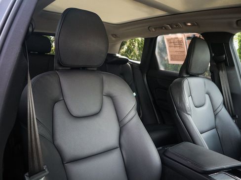 Used 2025 Volvo XC60 B5 Plus w/ Climate Package image 33