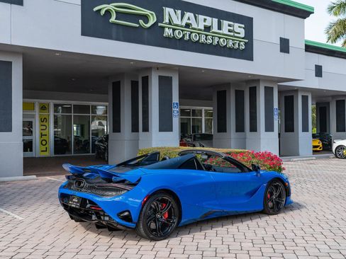 Used 2024 McLaren 750S Spider RWD image 37