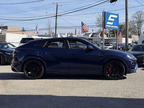 Used 2022 Lamborghini Urus AWD/4WD image 8