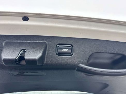 Used 2024 Kia Seltos SX w/ SX Sunroof Package image 16