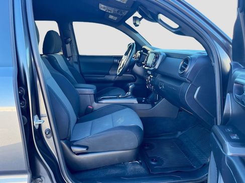 Used 2021 Toyota Tacoma TRD Off-Road w/ Technology Package image 26