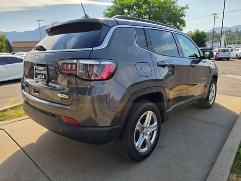 Used 2024 Jeep Compass Latitude AWD/4WD image 5