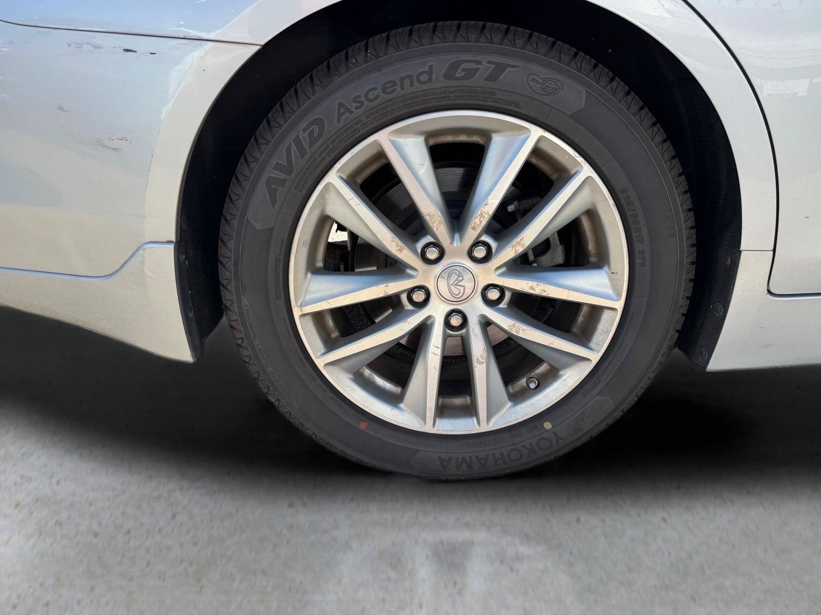 Used 2015 INFINITI Q50 Premium w/ Navigation Package RWD image 17