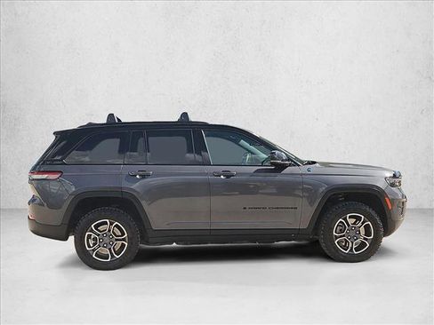 Used 2022 Jeep Grand Cherokee Trailhawk AWD/4WD image 4