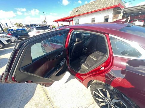 Used 2016 Chevrolet Malibu LT w/ Leather Package FWD image 18