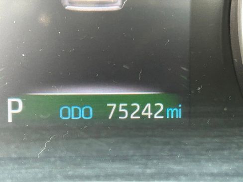 Used 2020 Toyota RAV4 XLE Premium FWD image 34