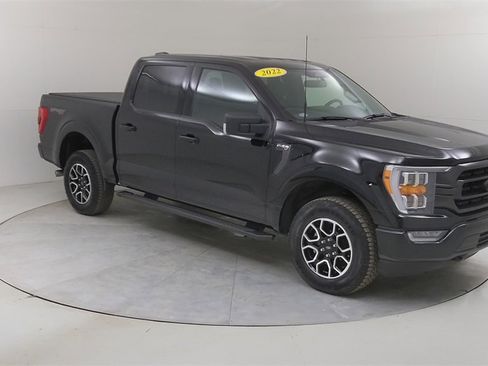 Certified 2022 Ford F150 XLT w/ Equipment Group 302A High image 11