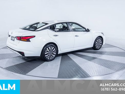 Used 2025 Nissan Altima 2.5 SV FWD image 10