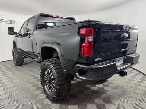 Used 2022 Chevrolet Silverado 2500 LTZ w/ LTZ Plus Package image 4