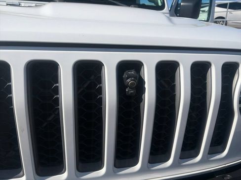 Used 2020 Jeep Gladiator Rubicon AWD/4WD image 37