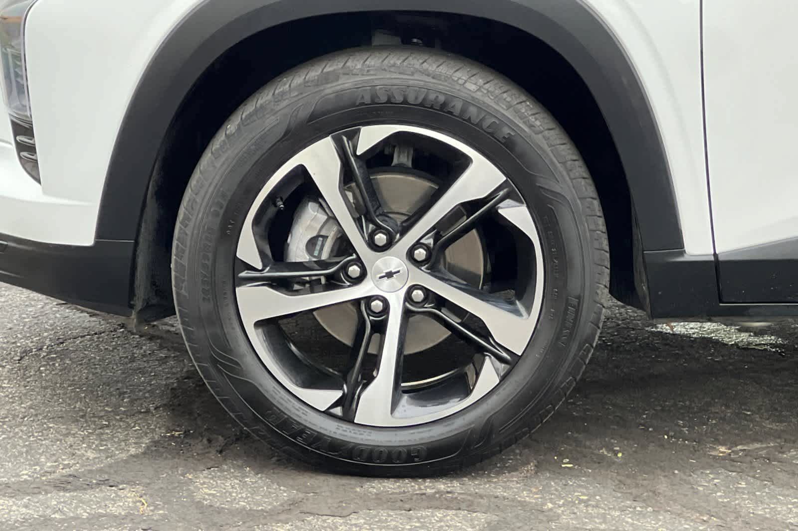 Used 2024 Chevrolet Trax RS w/ Driver Confidence Package FWD image 26