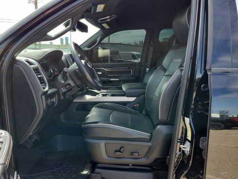 Used 2019 RAM 2500 Laramie w/ Black Appearance Package AWD/4WD image 15