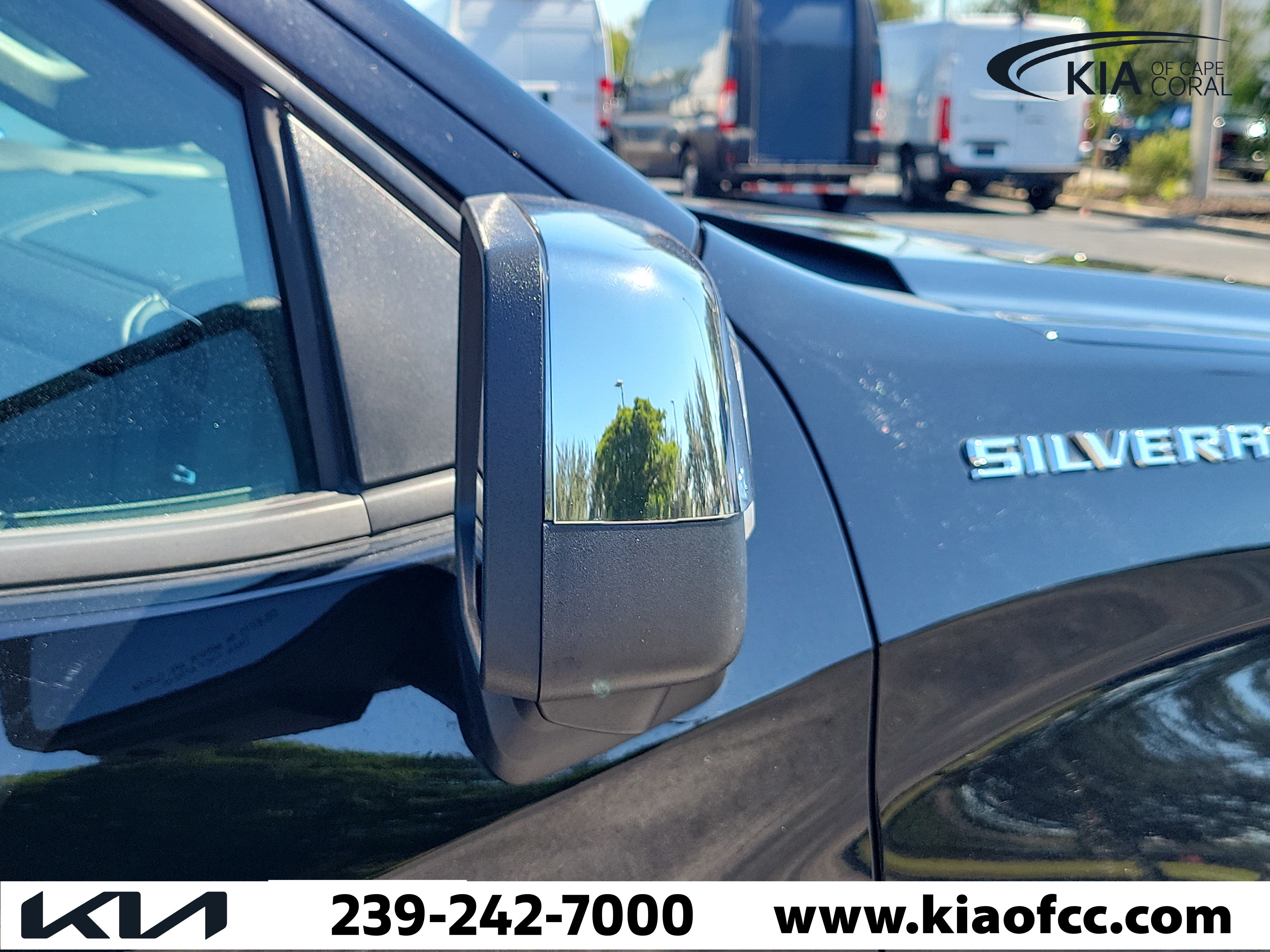 Used 2023 Chevrolet Silverado 1500 LT w/ Safety Package AWD/4WD image 8