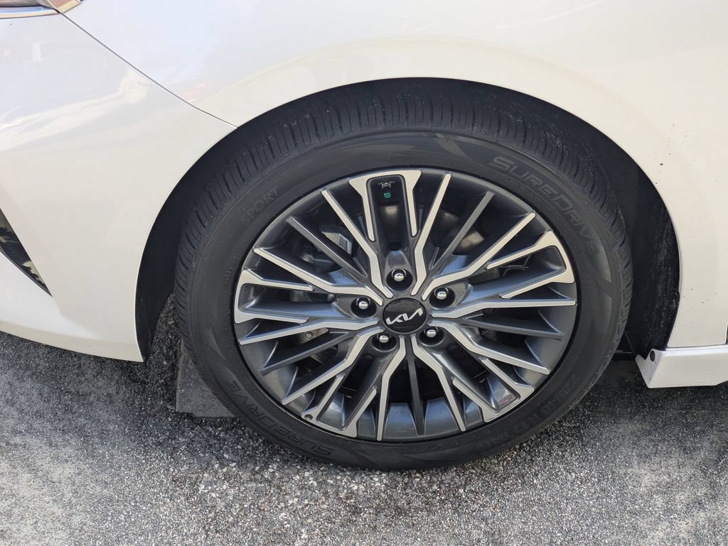 Used 2023 Kia Forte GT-Line w/ GT-Line Premium Package FWD image 10