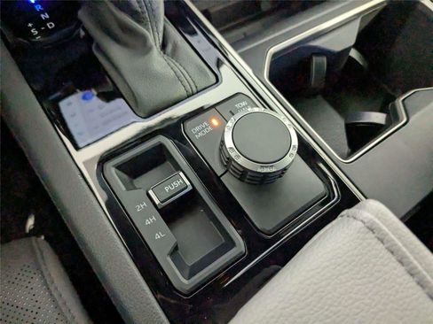 Used 2025 Toyota Tundra Limited image 19