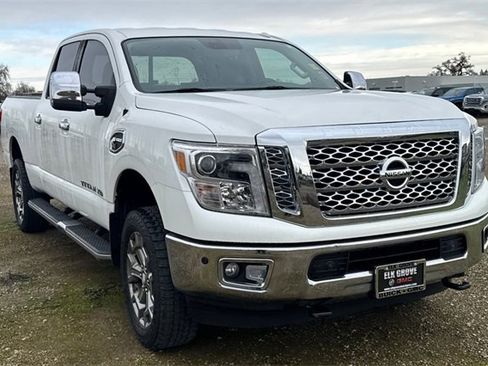 Used 2018 Nissan Titan SL w/ Chrome Package image 2