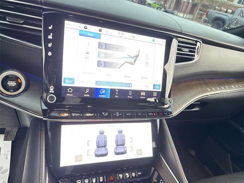 Used 2022 Jeep Grand Wagoneer Series I w/ Rear Seat Video Group 1 image 19