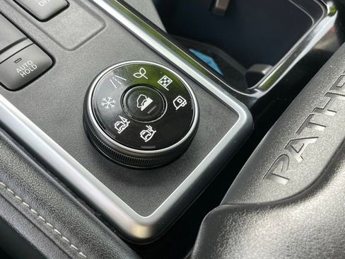 Certified 2023 Nissan Pathfinder SL AWD/4WD image 23