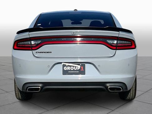 Used 2022 Dodge Charger SXT w/ Blacktop Package image 5