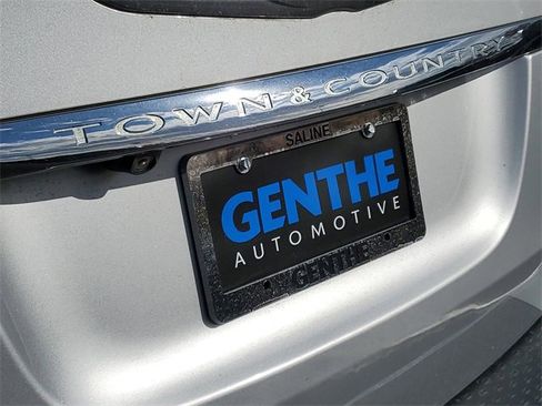 Used 2011 Chrysler Town & Country Touring image 30