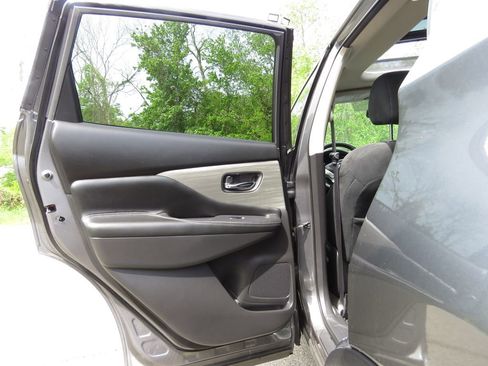 Used 2018 Nissan Murano SV w/ Premium Package AWD/4WD image 18