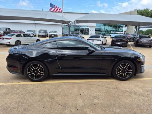 Used 2019 Ford Mustang Premium RWD image 4