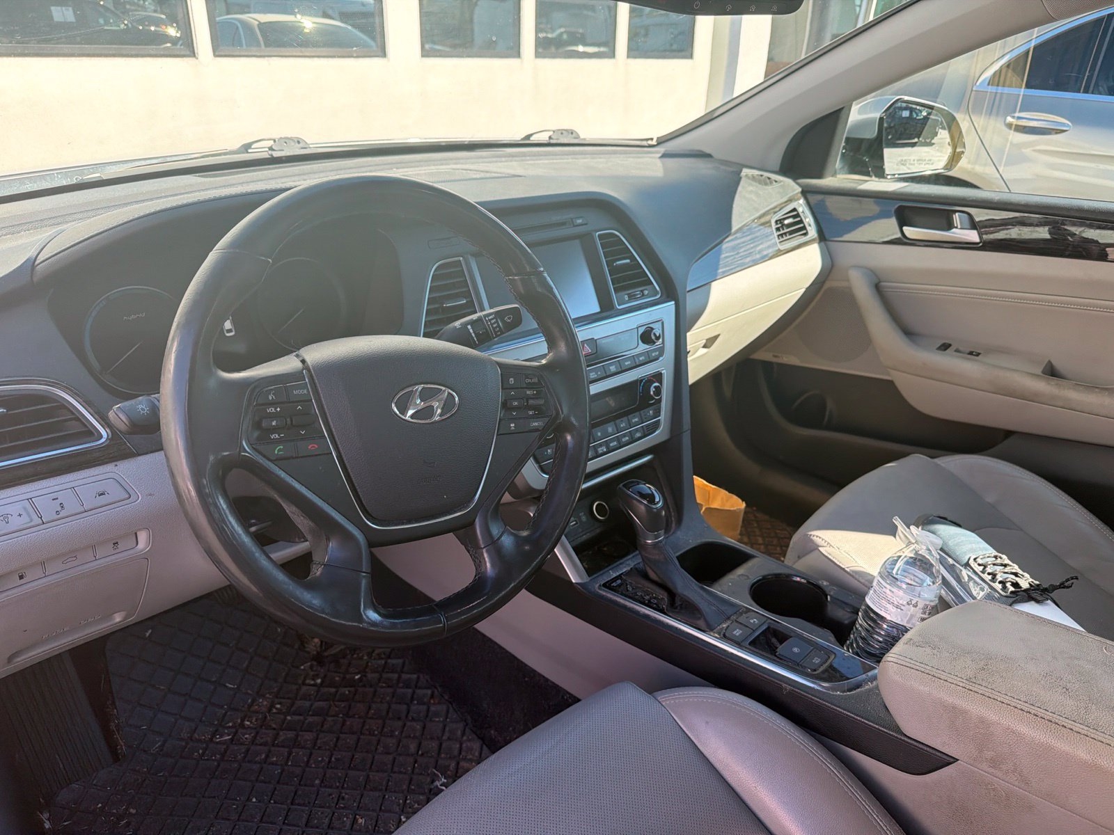 Used 2016 Hyundai Sonata Limited w/ Option Group 02 FWD image 6