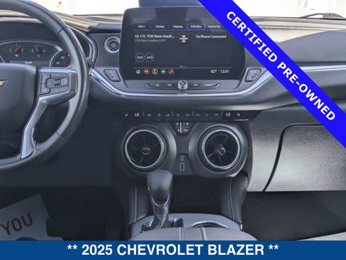 Used 2025 Chevrolet Blazer LT FWD image 19