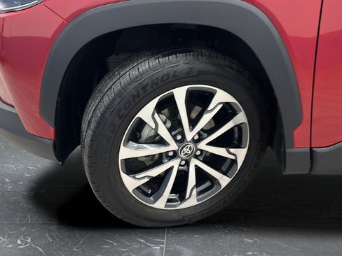 Used 2023 Toyota Corolla Cross XLE AWD/4WD image 32