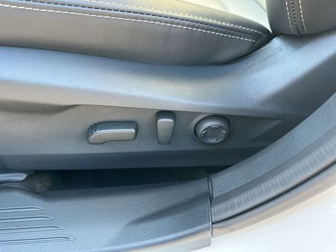 Certified 2025 Subaru Outback Limited image 22