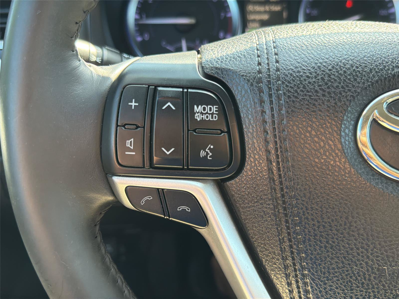 Used 2018 Toyota Highlander XLE AWD/4WD image 15