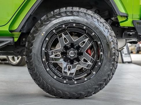 Used 2019 Jeep Wrangler Unlimited Sahara AWD/4WD image 12