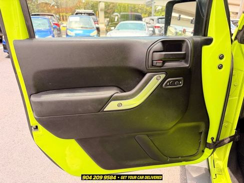 Used 2013 Jeep Wrangler Unlimited Sahara w/ Dual Top Group AWD/4WD image 17