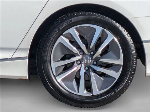 Used 2019 Honda Accord Touring image 25
