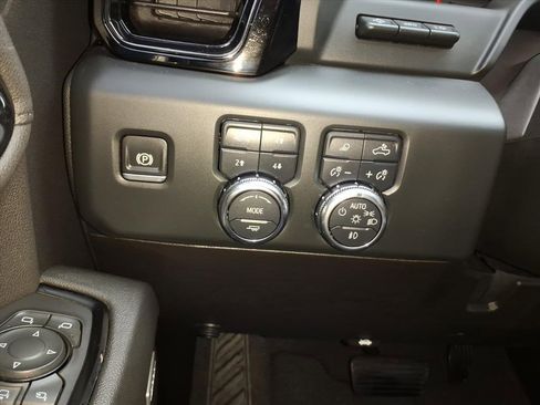 Used 2024 GMC Sierra 2500 AT4 w/ AT4 Premium Plus Package image 24