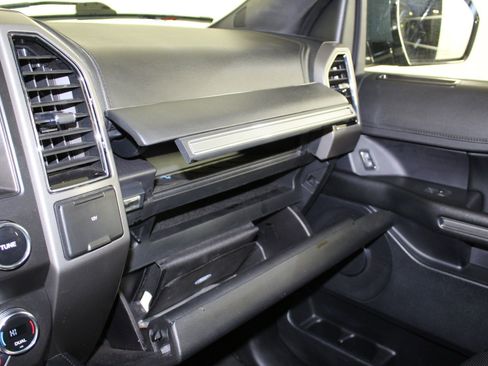 Used 2021 Ford Expedition XLT image 28