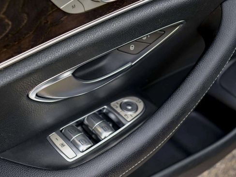 Used 2017 Mercedes-Benz E 300 4MATIC image 15