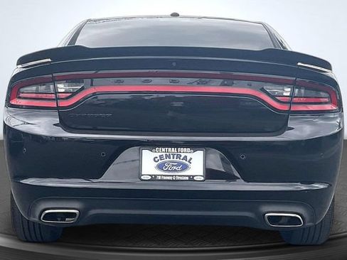 Used 2022 Dodge Charger SXT w/ Blacktop Package RWD image 4