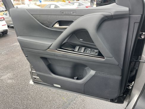 Used 2024 Lexus LX 600 4WD w/ Appearance Package image 17