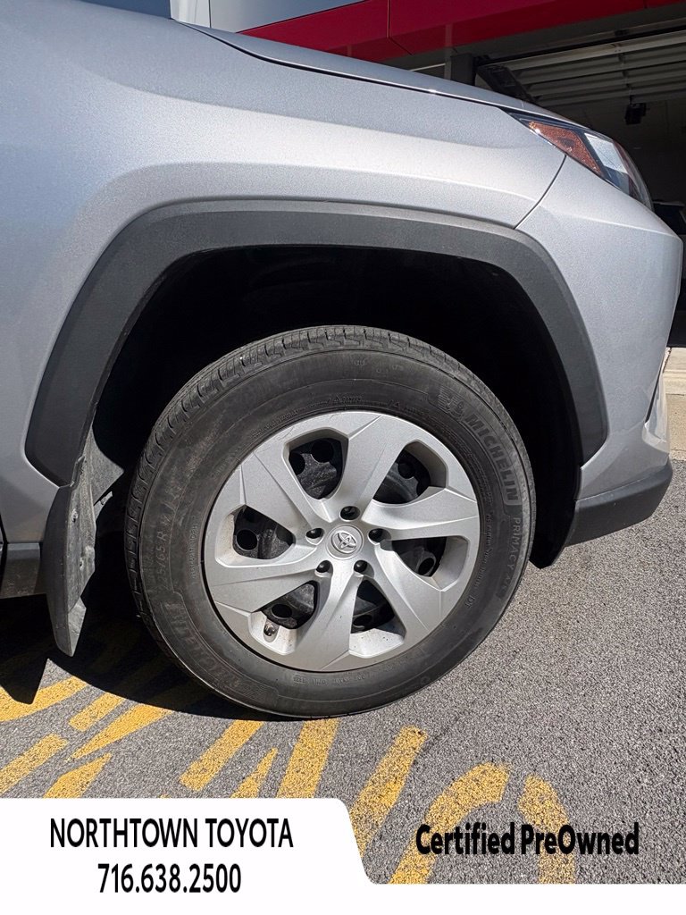 Used 2024 Toyota RAV4 LE FWD image 8